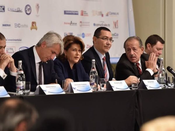 Victor Ponta, candidat la Președinția României, vrea tablete pentru elevi, cu susținerea lui Eugen Teodorovici